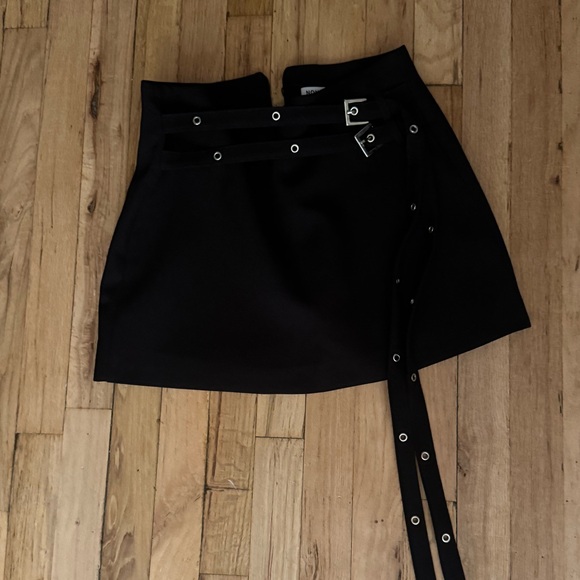 Nonchalant Nadia Skirt - Picture 1 of 4